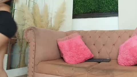 Snapshot of vanesa_chelia chatting on 04-14-26, 12:00 Vane online show from 04-14-26, 12:00