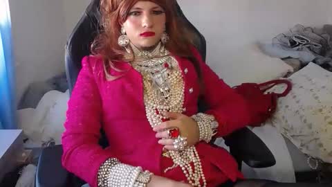 vanesacrossri online show from 10-24-25, 08:11