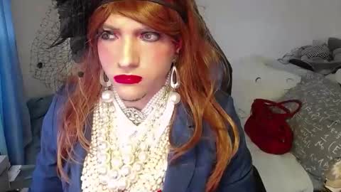 vanesacrossri online show from 10-29-25, 09:22