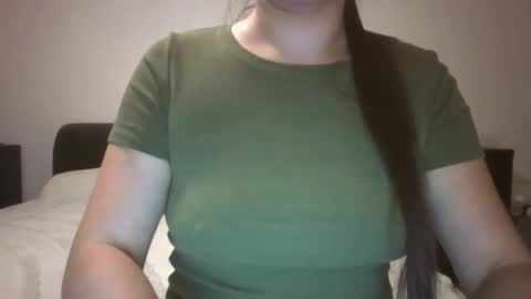 Snapshot of vanesajewel chatting on 12-12-24, 09:37 VanesaJewel online show from 12-12-24, 09:37