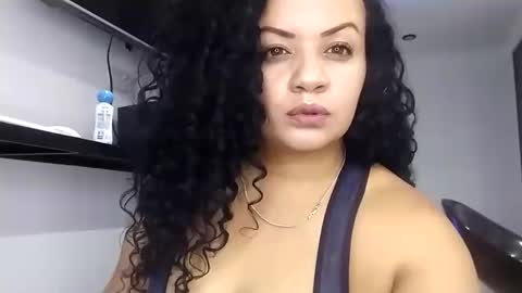 vanessa and samantha online show from 04-15-26, 03:02