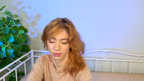 Vanessa online show from 10-19-25, 03:45