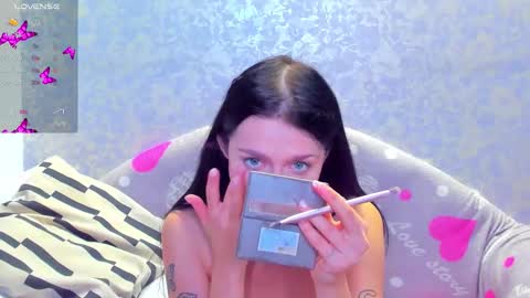 Snapshot of vanessa_florence chatting on 10-25-25, 01:24 RUSSIAN BARBIE BABE online show from 10-25-25, 01:24