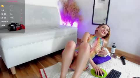 Snapshot of vanessa_gonzaless chatting on 02-28-25, 07:48 Vanessa online show from 02-28-25, 07:48