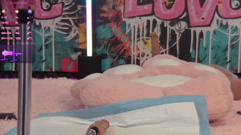 Snapshot of vanessa_love chatting on 01-07-25, 06:14  Vanessa  online show from 01-07-25, 06:14