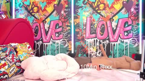 Snapshot of vanessa_love chatting on 10-25-25, 02:24  Vanessa  online show from 10-25-25, 02:24