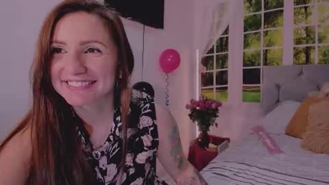 Snapshot of vanessa_udream chatting on 04-21-26, 04:01 Vanessa online show from 04-21-26, 04:01