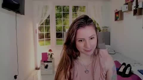 Snapshot of vanessa_udream chatting on 05-14-26, 10:27 Vanessa online show from 05-14-26, 10:27