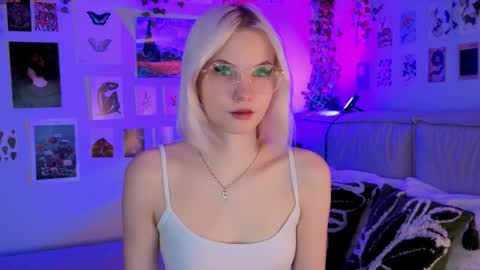 Snapshot of vanessaaustin chatting on 05-02-26, 02:44 Vanessa online show from 05-02-26, 02:44