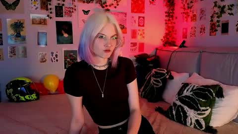 Snapshot of vanessaaustin chatting on 06-10-26, 02:49 Vanessa online show from 06-10-26, 02:49