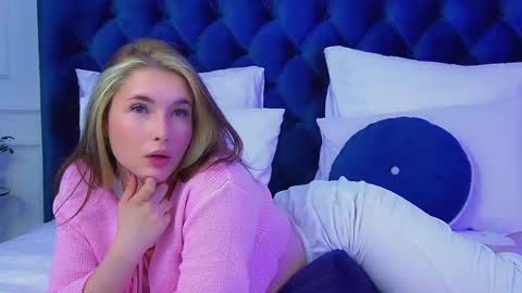 Vanessa online show from 04-28-26, 06:18