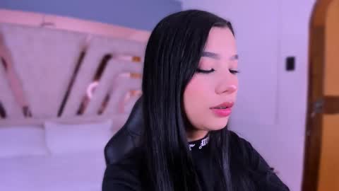 vanessaduval online show from 12-15-25, 03:11