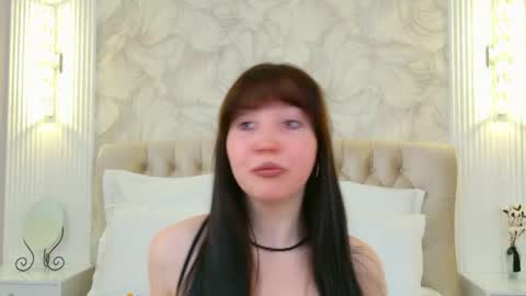 Snapshot of vanessafields chatting on 10-04-25, 03:32 Vanessa online show from 10-04-25, 03:32