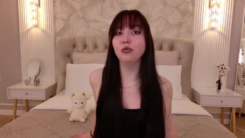 Snapshot of vanessafields chatting on 10-20-25, 03:23 Vanessa online show from 10-20-25, 03:23