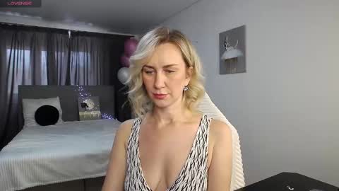 Vanessa  online show from 03-01-25, 11:50