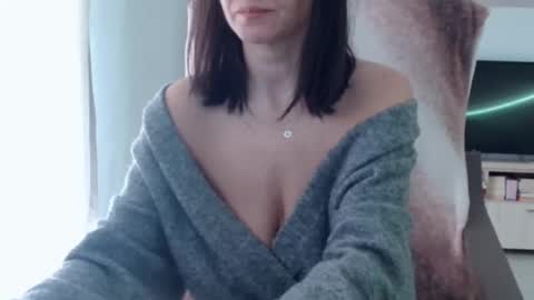 Snapshot of vanessalarahot chatting on 10-23-25, 11:09 Vanessa online show from 10-23-25, 11:09