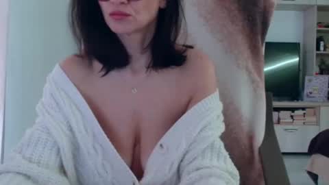 Snapshot of vanessalarahot chatting on 10-28-25, 07:45 Vanessa online show from 10-28-25, 07:45