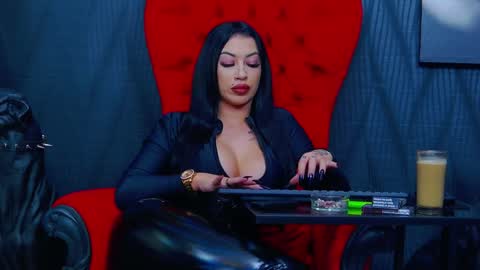 Snapshot of vanessamorningstar1 chatting on 01-23-25, 01:30 Miss Vanessa online show from 01-23-25, 01:30