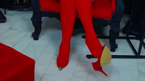 Snapshot of vanessamorningstar1 chatting on 02-19-25, 04:44 Miss Vanessa online show from 02-19-25, 04:44