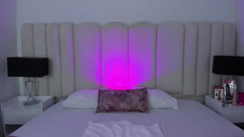 Snapshot of vanessaparis_ chatting on 11-24-25, 10:42 Vanessa Sexy Paris online show from 11-24-25, 10:42