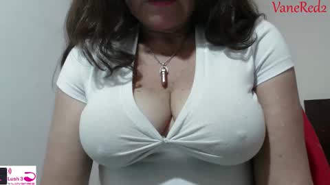 Snapshot of vanessared2 chatting on 02-21-25, 02:27 Vanesared2 online show from 02-21-25, 02:27