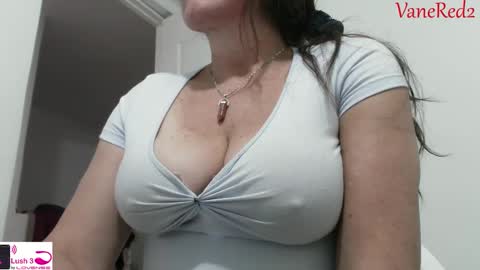 Snapshot of vanessared2 chatting on 03-01-25, 10:21 Vanesared2 online show from 03-01-25, 10:21