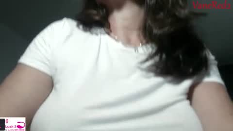 Snapshot of vanessared2 chatting on 09-09-25, 01:16 Vanesared2 online show from 09-09-25, 01:16