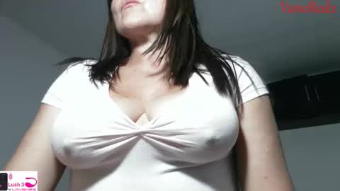 Snapshot of vanessared2 chatting on 10-10-25, 01:04 Vanesared2 online show from 10-10-25, 01:04