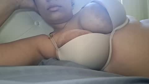 Snapshot of vanessareign chatting on 03-09-26, 07:07 vanessareign online show from 03-09-26, 07:07