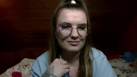 Snapshot of vanessaseduce chatting on 12-17-25, 07:31 Vanessa online show from 12-17-25, 07:31