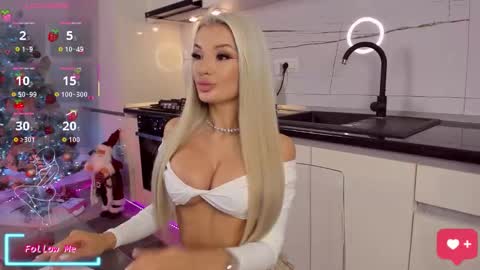 Vanessa online show from 11-24-25, 03:34