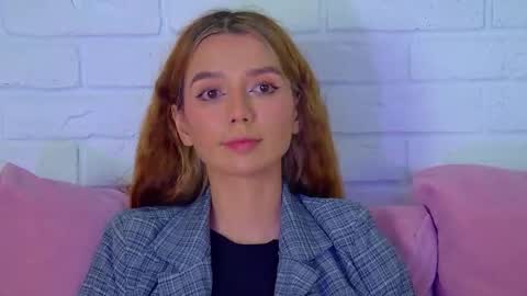 Snapshot of vanessavienne chatting on 02-07-26, 04:22 VanessaVienne online show from 02-07-26, 04:22