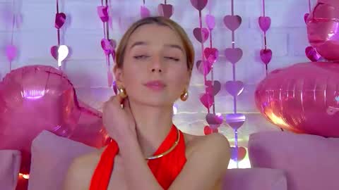 Snapshot of vanessavienne chatting on 02-13-26, 04:25 VanessaVienne online show from 02-13-26, 04:25