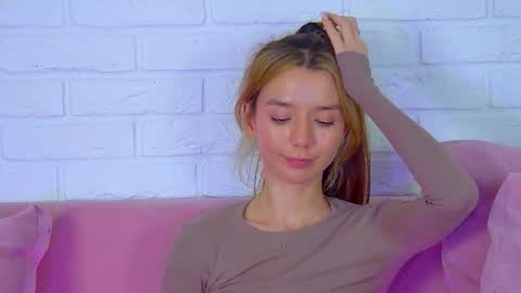 Snapshot of vanessavienne chatting on 02-17-26, 05:15 VanessaVienne online show from 02-17-26, 05:15