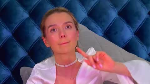 Snapshot of vanessavienne chatting on 03-08-26, 02:15 VanessaVienne online show from 03-08-26, 02:15