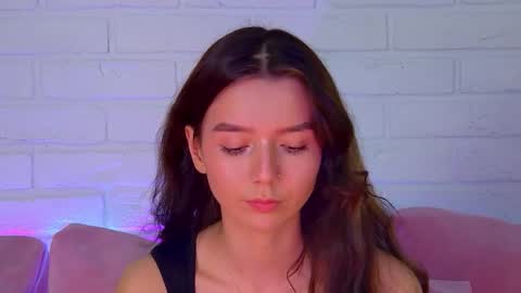 Snapshot of vanessavienne chatting on 03-13-26, 04:24 VanessaVienne online show from 03-13-26, 04:24