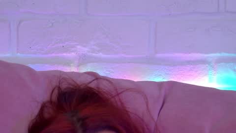 Snapshot of vanessavienne chatting on 06-03-26, 02:33 VanessaVienne online show from 06-03-26, 02:33