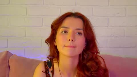 Snapshot of vanessavienne chatting on 06-12-26, 04:28 VanessaVienne online show from 06-12-26, 04:28