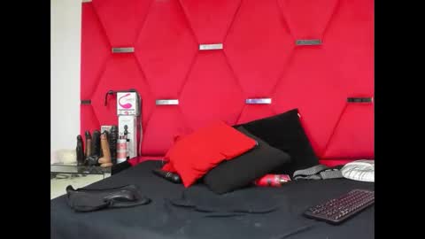 Snapshot of vanezalozano0 chatting on 10-23-25, 04:56 Vaneza online show from 10-23-25, 04:56