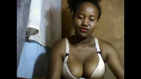 vaniah321 online show from 12-30-24, 06:42