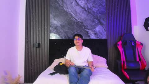 vanilla_hot_ online show from 01-24-25, 01:14