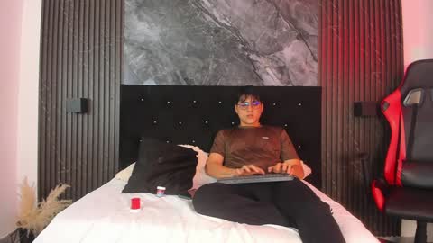 vanilla_hot_ online show from 01-27-25, 01:09