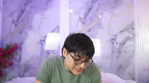 vanilla_hot_ online show from 09-22-25, 08:00