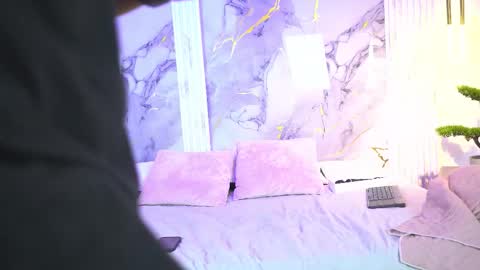 vanilla_hot_ online show from 11-07-25, 01:33