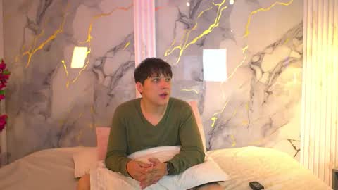 vanilla_hot_ online show from 11-20-25, 01:33