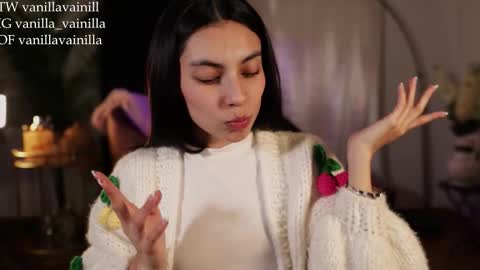 Snapshot of vanilla_velvet chatting on 09-25-25, 01:42 Annabet online show from 09-25-25, 01:42