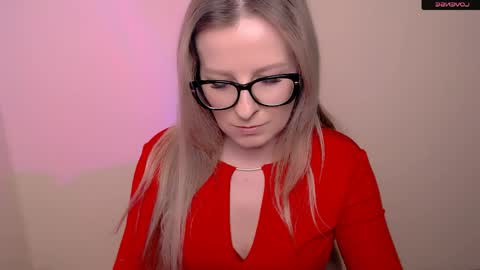 Mia online show from 04-18-26, 07:18