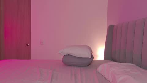 Snapshot of vanlet chatting on 05-13-26, 01:47 Elizabeth online show from 05-13-26, 01:47
