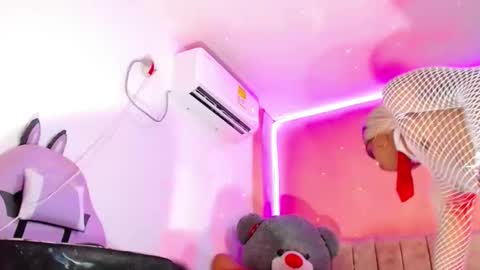 vannesa01 online show from 01-19-25, 02:47