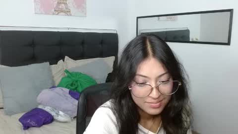 Snapshot of vannesweet_ chatting on 05-08-26, 07:52 vane online show from 05-08-26, 07:52